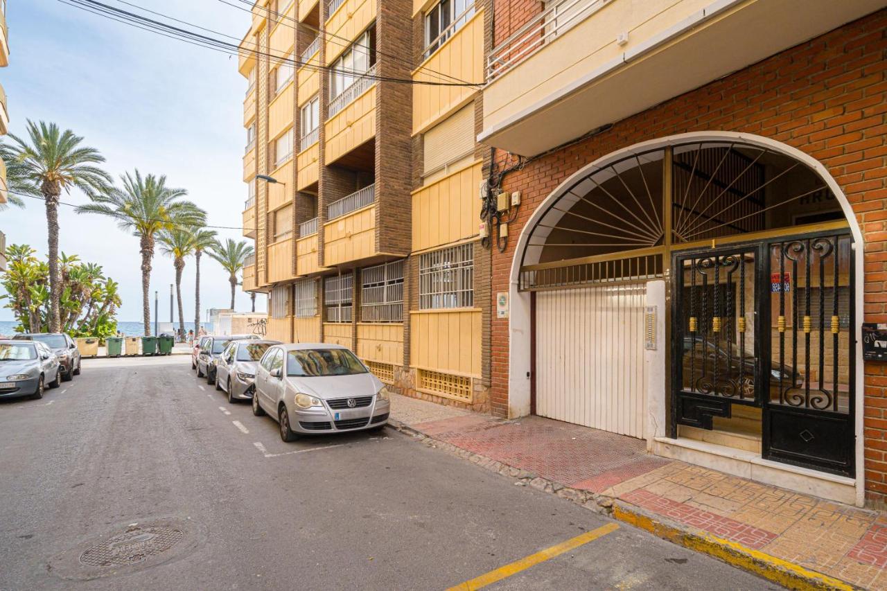 Casa Terra: Apartment 50 Meters From The Beach トレビエハ エクステリア 写真
